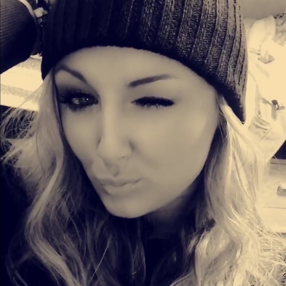 Meet your Posher, Abbie